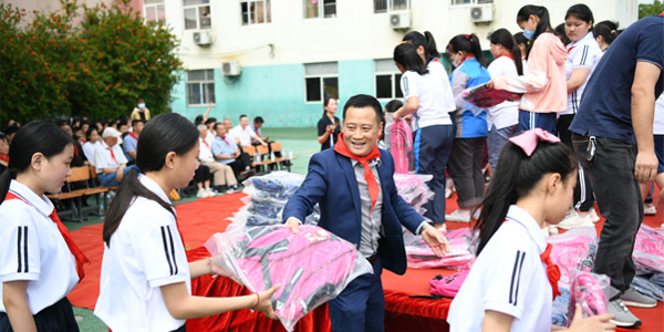 嘉佑佳（蘇州）智能裝備總經(jīng)理受邀參加民樂小學六一感恩活動