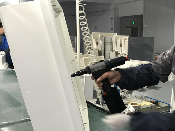 速耐氣動鉚釘槍再次與英德利實現合作